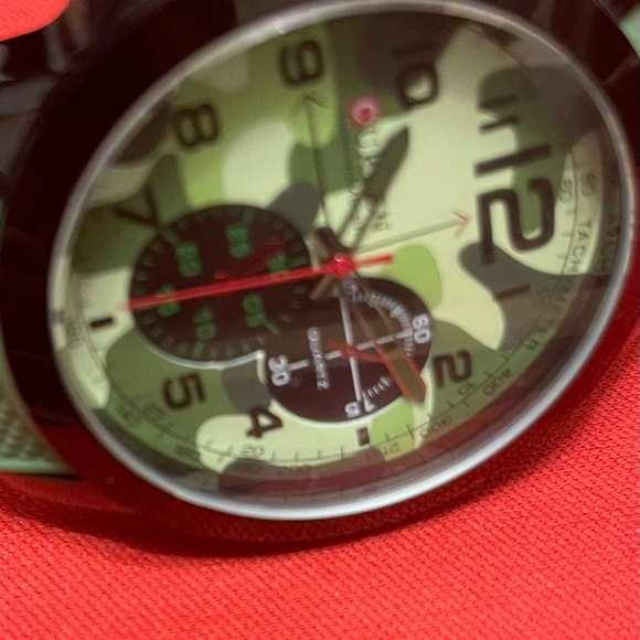 Men’s Watch, Military Green Camouflage - Picture 3 of 6